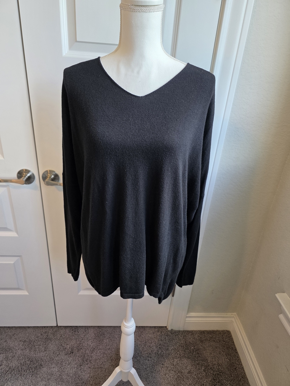 Leo & Nicole XL Black Oversized V Neck High Low Sweater Tunic